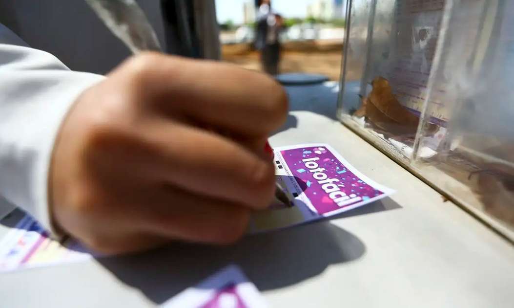 Dois apostadores de SP levam mais de R$ 820 mil cada na Lotofácil 3427; confira - Negócios