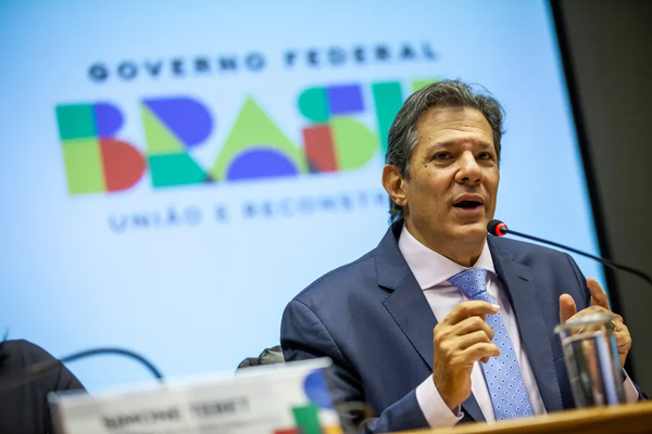 O Globo: Fernando Haddad avalia a tributação de site de apostas